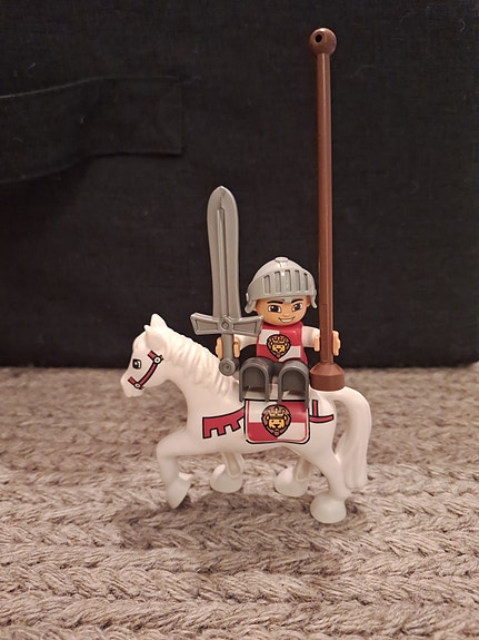 LEGO DUPLO Ritarin figuuri ja hevonen