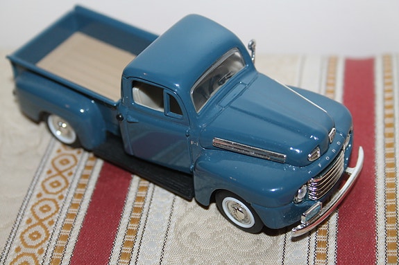 1948 USA Ford F-1 lava auto pick up pienoismalli 1:43 metalli keräilyauto 1/43