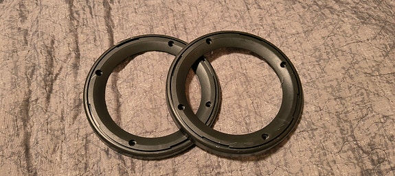 Kaiuttimien sovitinrenkaat