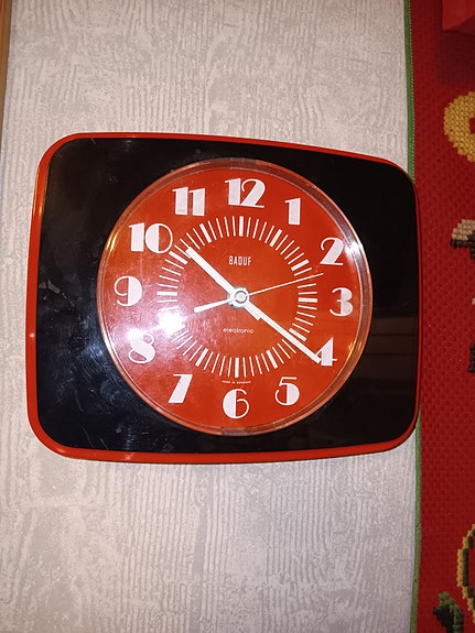 Retro? Seinäkello