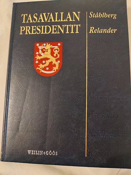 Raimo (sarjan toim.) Väyrynen : Tasavallan presidentit
