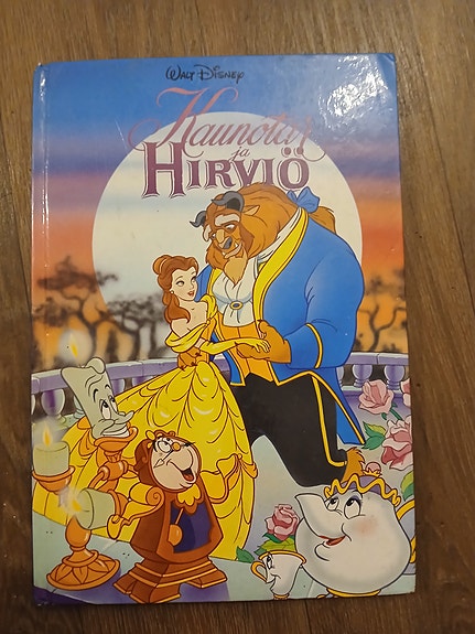 Disney Kaunotar Hirviö kirja