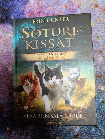 Erin Hunter: Soturikissat - Klaanien Kirjat: Klaanien Salaisuudet