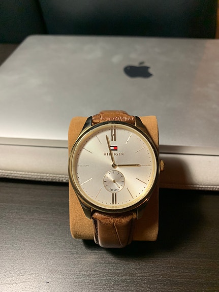 Korjattavaksi Tommy Hilfiger kello