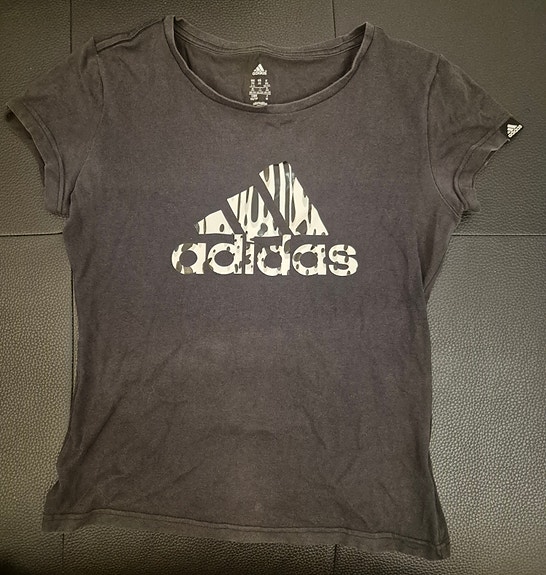 Adidas t-paita
