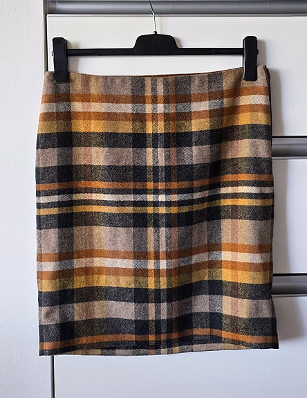 Tommy Hilfiger ruudullinen hame, 10