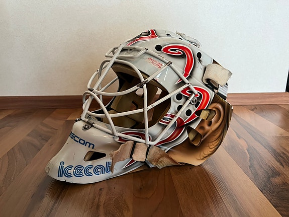 Ost: JYP maalivahdin game worn maski