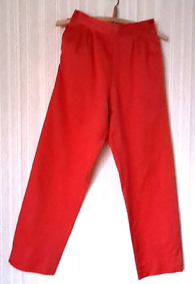 Punaiset naisten suorat housut, ohut kiiltävä polyesteri (Trevira), vintage 80-l