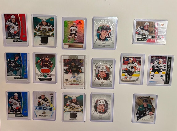 NHL Jääkiekon Anaheim Ducks keräilykortit eri pelaajilta.