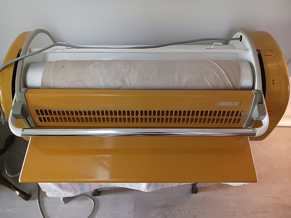 Vanha sähkömankeli – toimiva vintage-mankeli