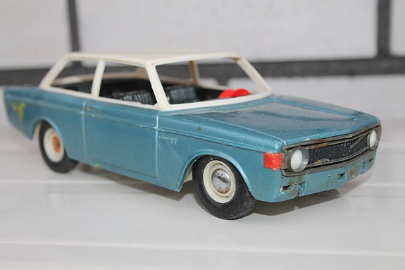 Volvo 142 1973 70-luku Suomi punkkari Ståhlberg muoviauto raggari lauluauto