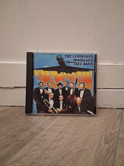 The Leningrad Dixieland Jazz Band – Flight Down to New Orleans