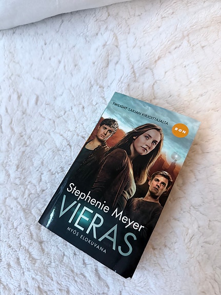 Stephenie Meyer "Vieras" - romaani