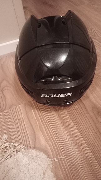 Bauer kypärä