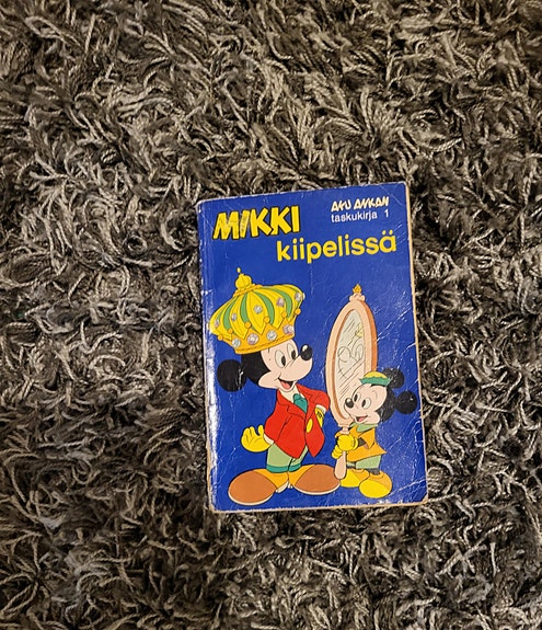 Aku ankan taskukirja 1: Mikki kiipelissä (1.p)
