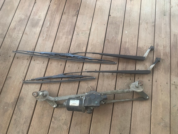 Toyota Avensis T25 pyyhkimen moottori ja vivusto