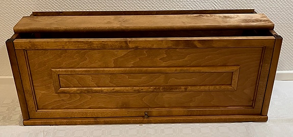 Boknäs matala vitriini umpiovella (#1)