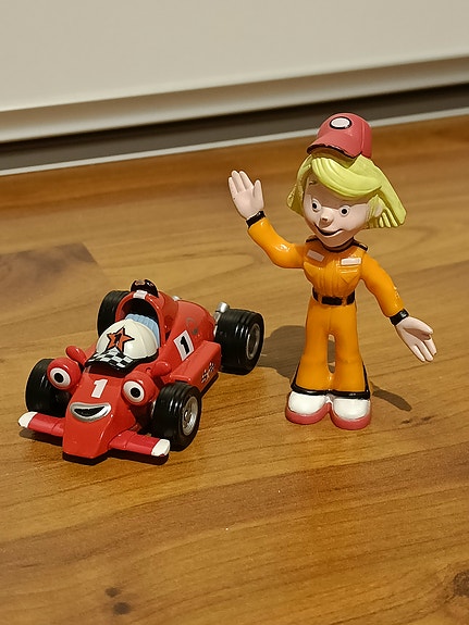 Lauri kilpa-auto ja Maikki