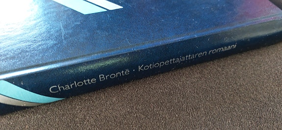 Charlotte Brontë: Kotiopettajattaren romaani