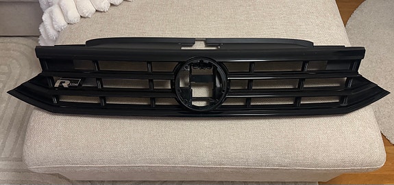 Volkswagen etusäleikkö r-line b8 passat