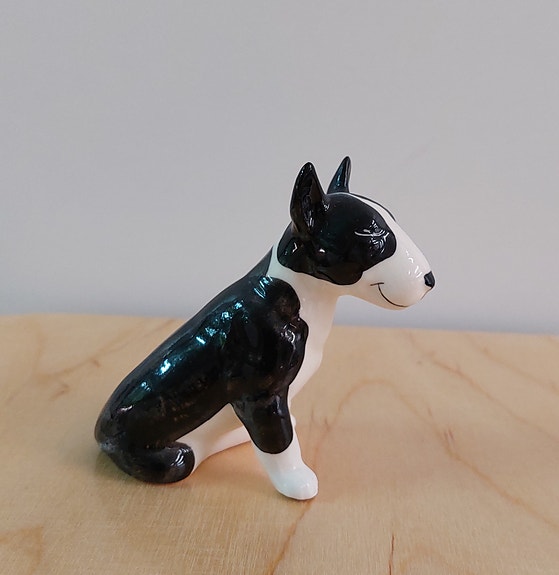 Bullterrierin posliini figuuri