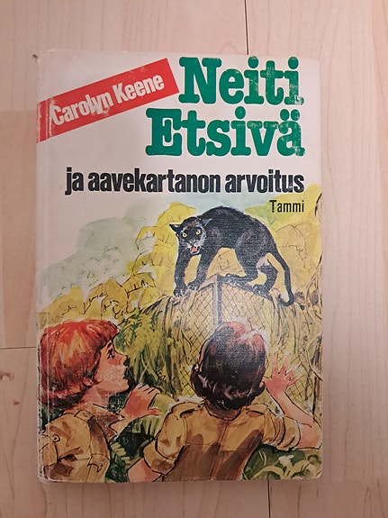 Carolyn Keene Neiti Etsivä ja aavekatanon arvoitus