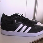 Uuttavastaavat Adidas Lenkkikengät, koko 44.