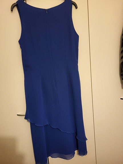 Sininen mekko