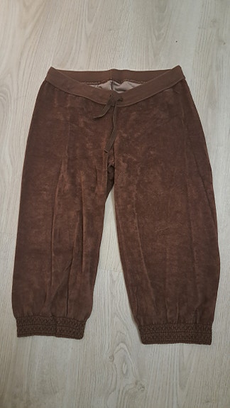 Ruskeat Me&i polvipituiset froteehousut, M