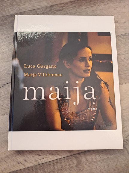 Maija Vilkkumaa kirja