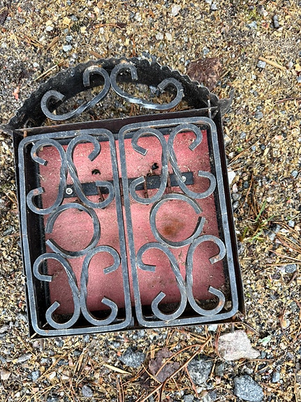 Takorautainen vanha avain hyllykkö