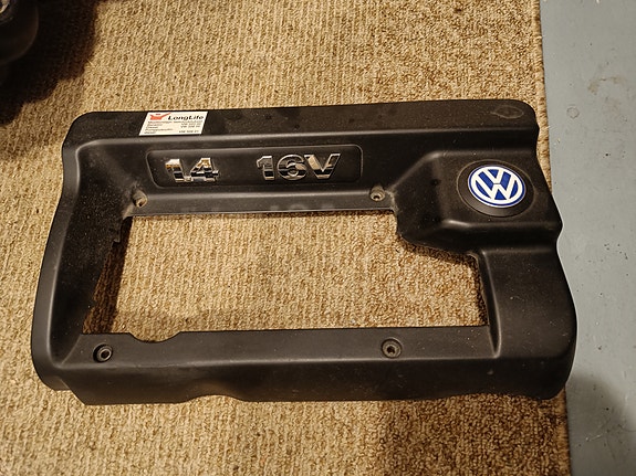 VW 1.4 16V moottorin suojamuovi