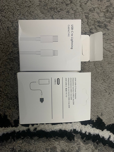 iphone USB - C lightning charger + adapter
