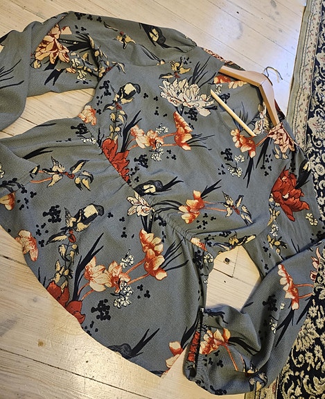 Värikäs kukkapusero, koko XXXL