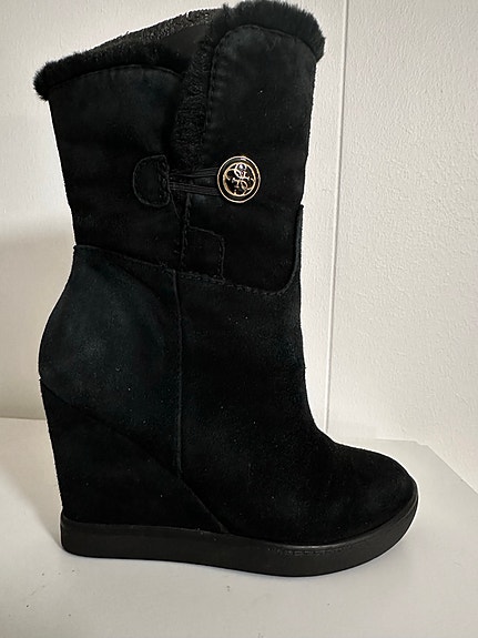 Guess nilkkurit – koko 36 / 37