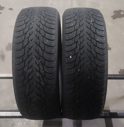 Käytetyt 215/55R17 98R Nokian kitkarenkaat 2kpl