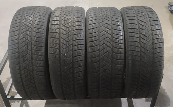 Käytetyt 235/55R19 ja 255/50R19 Pirelli kitkarenkaat