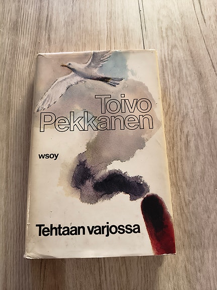 Tehtaan varjossa