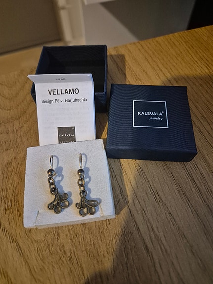 Kalevala Vellamo korvakorut pronssi