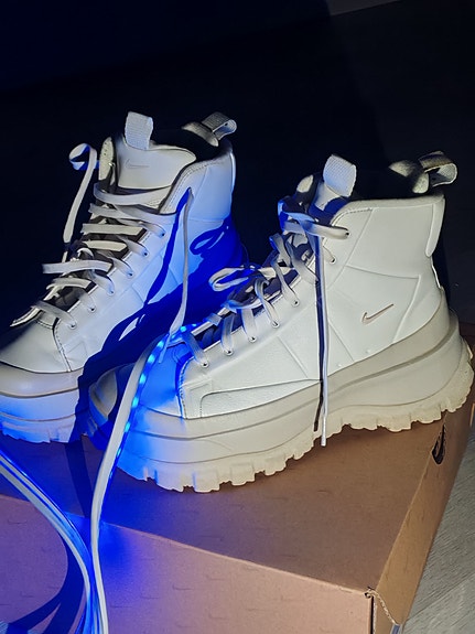 Nike Blazer Roam Mid
Women's Winterized Shoes