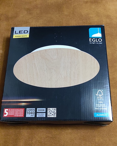 Uusi Seinävalaisin EGLO