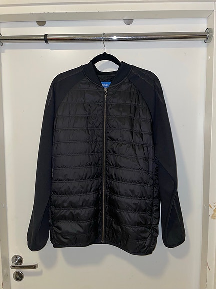 Adidas hybridi takki