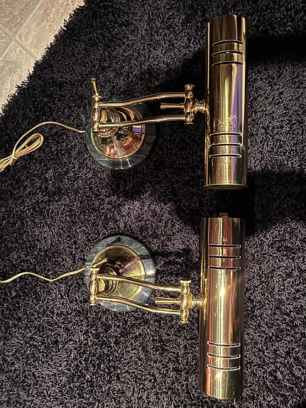 Upeat messinkiset pöytävalaisimet ( 2 kpl )