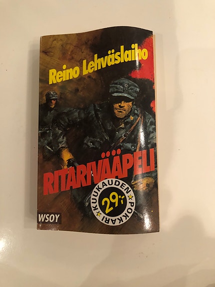 Reino Lehväslaiho Ritarivääpeli kirja