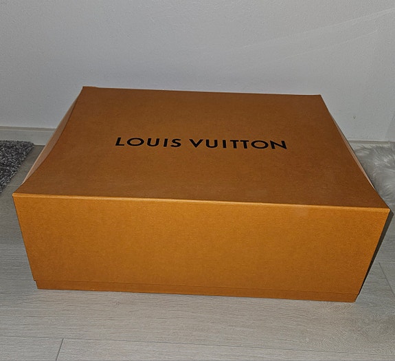 Louis Vuitton iso laatikko