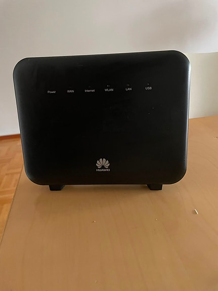 Wifi router with power cable - Huawei 5G/4G