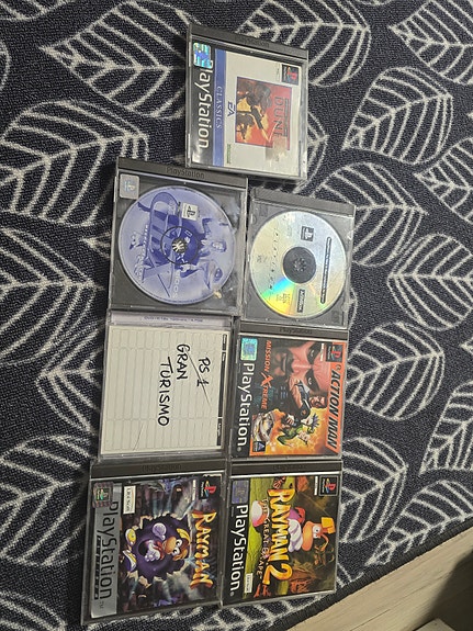 Myydään ps1 pelejä