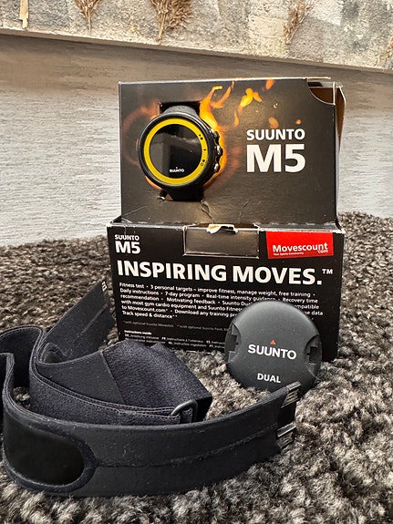 Suunto M5 monilajikello musta/kulta