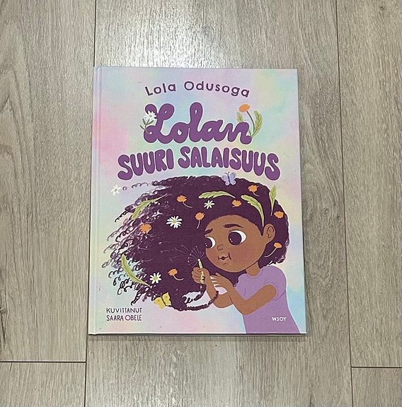 Lolan suuri salaisuus -kirja