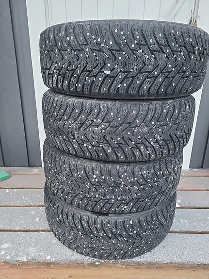 Nokian 8 205/55-16 nastarenkaat